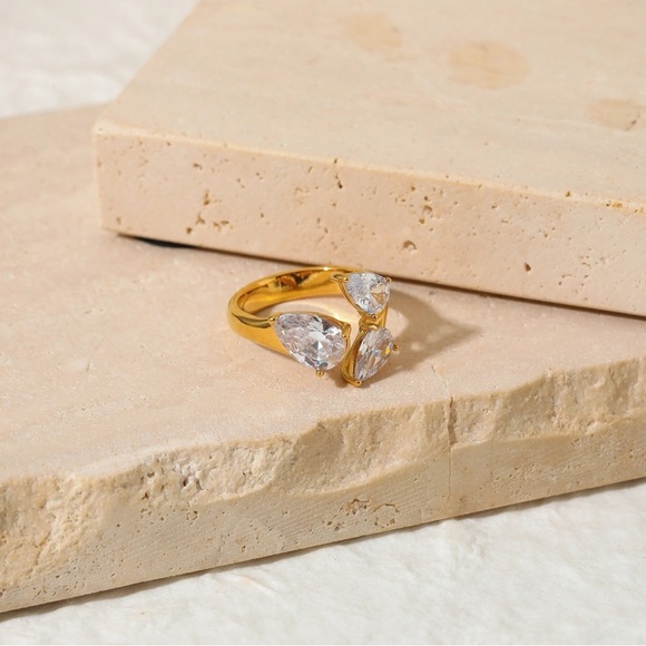 Size 8 | 18K Gold Plated Teardrop CZ Ring - Picture 6 of 8